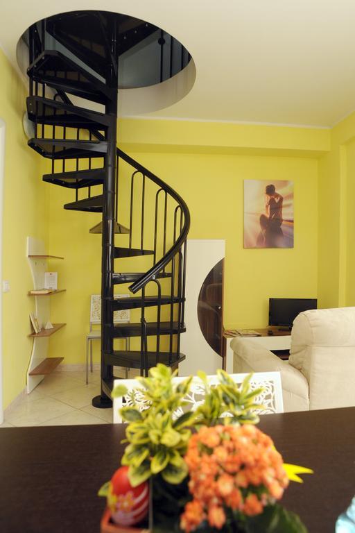 Casa Vacanza La Rondine วัลมนโตเน ภายนอก รูปภาพ