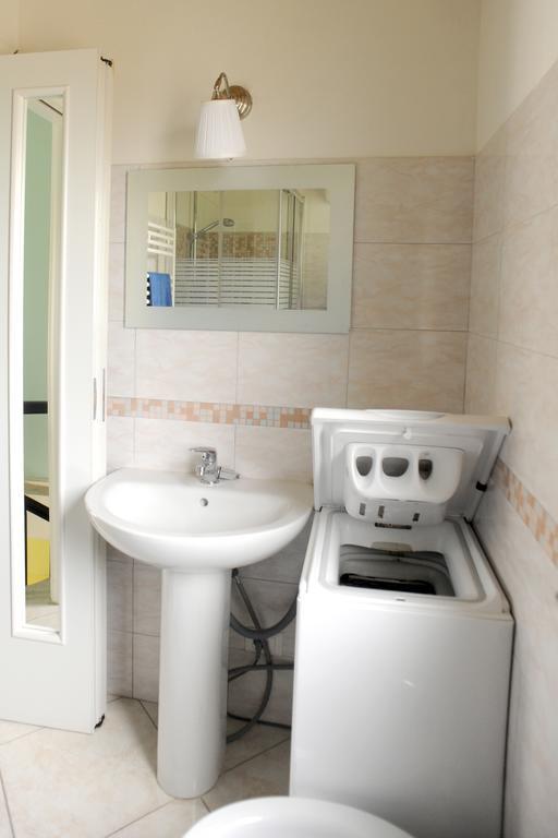 Casa Vacanza La Rondine วัลมนโตเน ภายนอก รูปภาพ