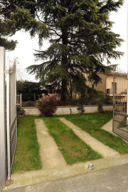 Casa Vacanza La Rondine วัลมนโตเน ภายนอก รูปภาพ